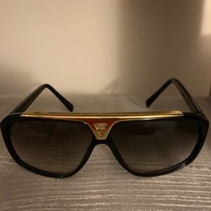 Louis Vuitton Evidence sunglasses